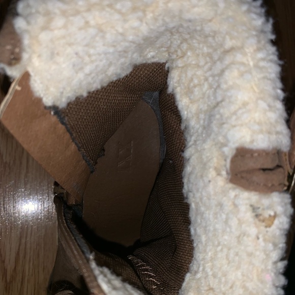 Forever 21 brown heel fur boots - Picture 8 of 8